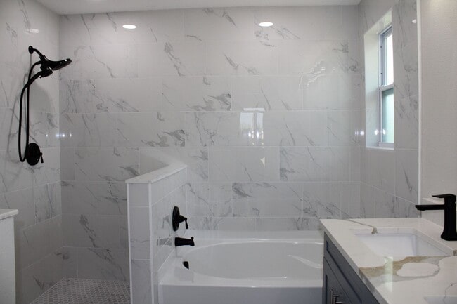 Building Photo - 4BR/3BA Two-Story Home in Hudson, FL – Move-In Ready