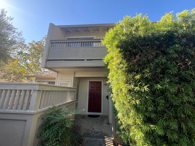 Primary Photo - Beautiful 2 bed 1.5 bath end unit Condo in...