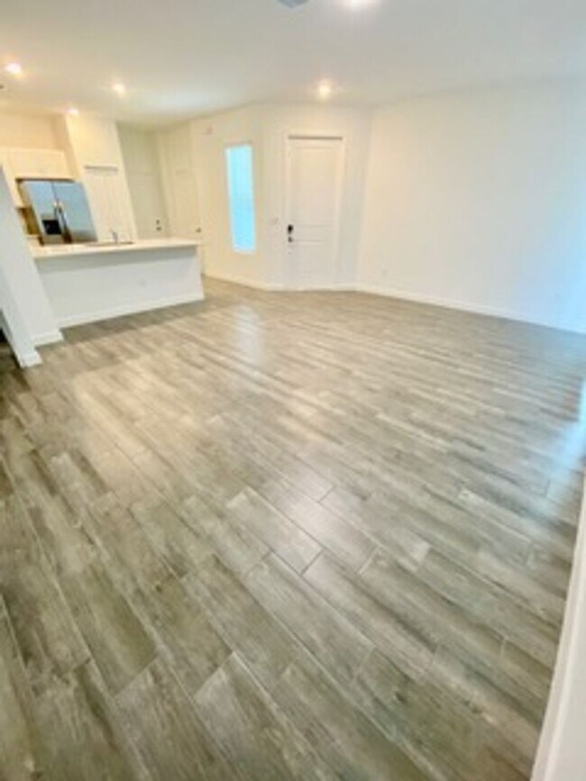 Building Photo - Brand new Townhome centrally located in La...