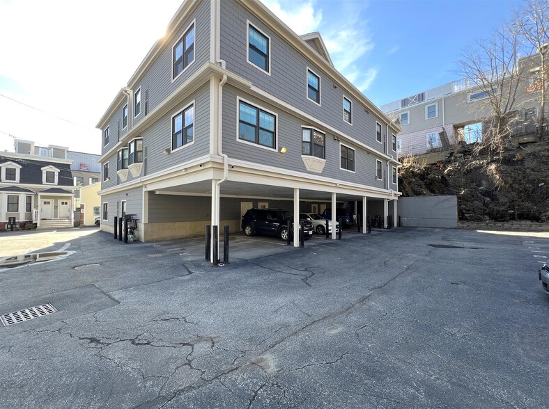 Building Photo - 43 Pitman St