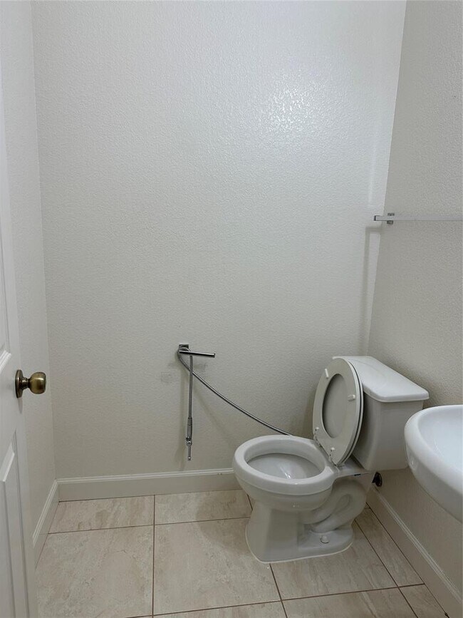 Building Photo - 14209 Naruna Way