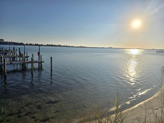 Building Photo - 308 Miracle Strip Pkwy SW