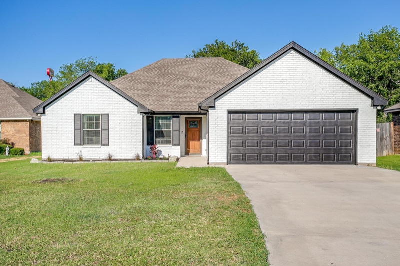 Building Photo - 205 Shady Ln