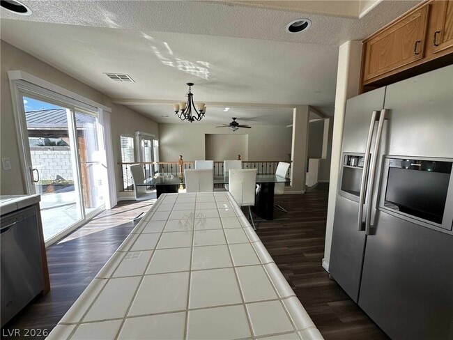 Building Photo - 10679 Timber Stand St