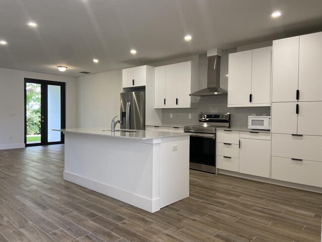 Building Photo - 365 Bella Sol Way