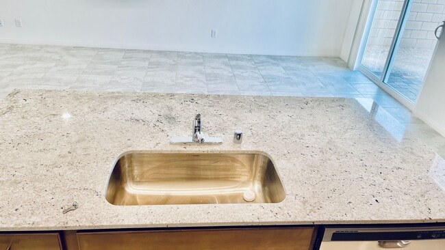 Building Photo - gated community -brand new home with 4 bed...