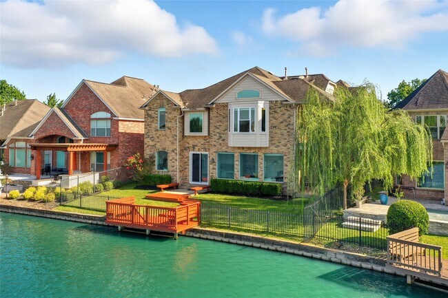 Building Photo - 5934 Stratford Gardens Dr