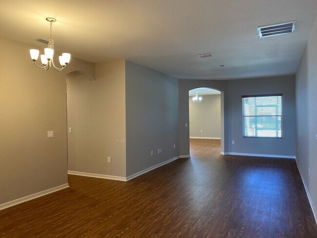 Building Photo - 481 Pheasant Dr