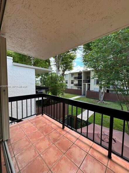 Building Photo - 8309 SW 142nd Ave