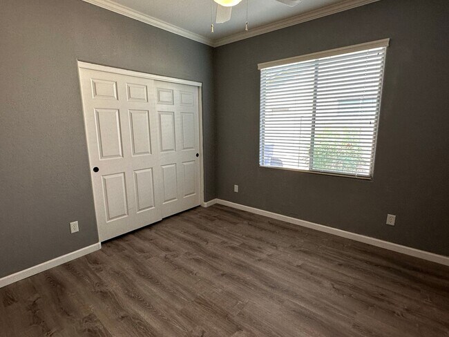 Building Photo - 4560 E Murrieta Rd