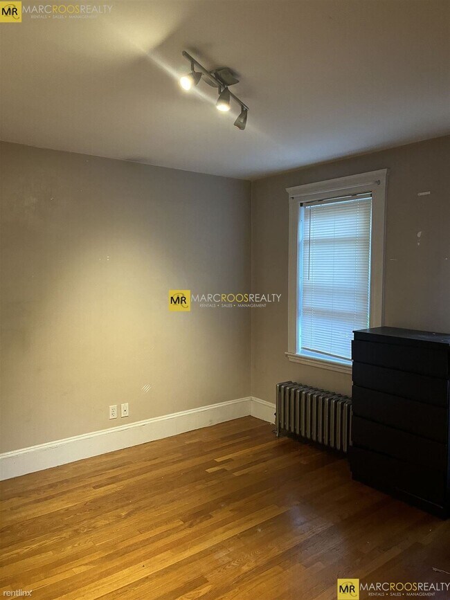 Building Photo - 31 Greycliff Rd
