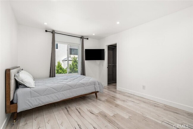 Building Photo - 4630 Cedros Ave
