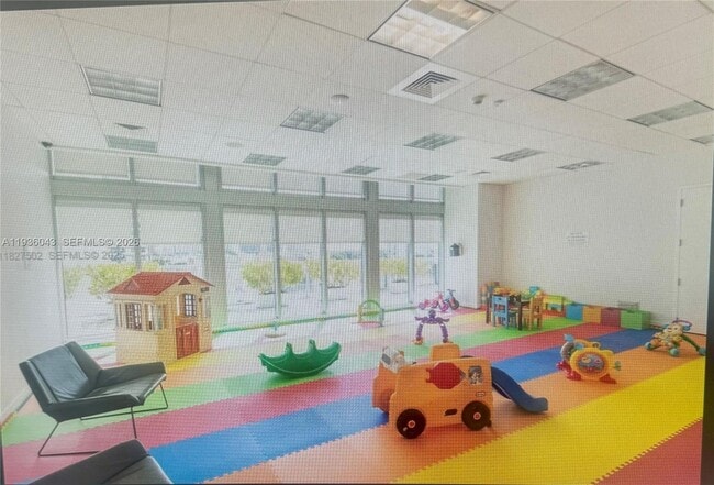 Building Photo - 1111 SW 1st St