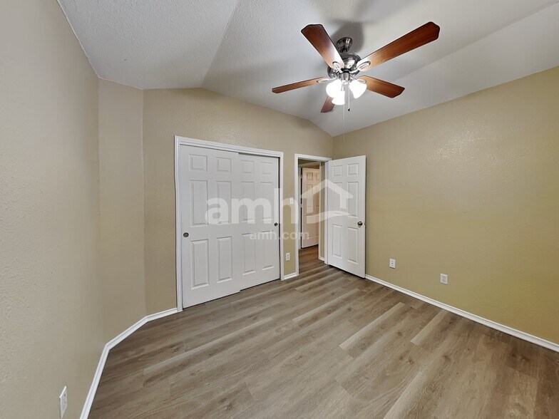 Building Photo - 1237 Vincent Pl