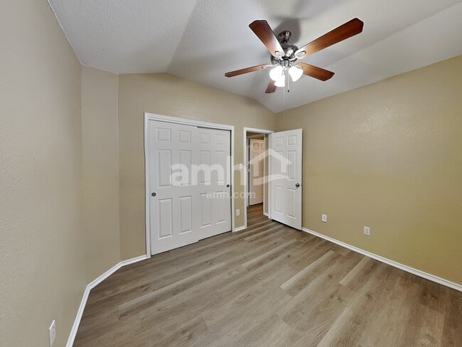 Building Photo - 1237 Vincent Pl