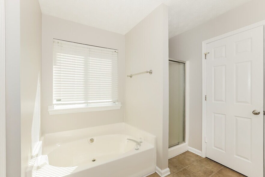 Building Photo - 2747 Wilding Green Ln