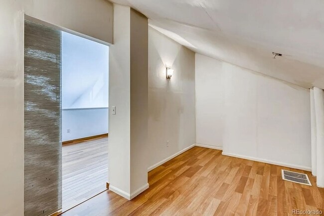 Building Photo - Top Level One Bedroom Condo in Rhino