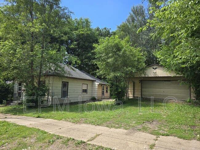 Building Photo - 519 Adams St