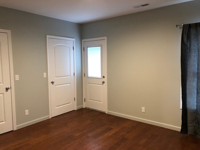 Building Photo - 1407 Poplar St