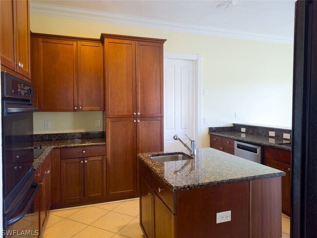 Building Photo - 6139 57th Ct