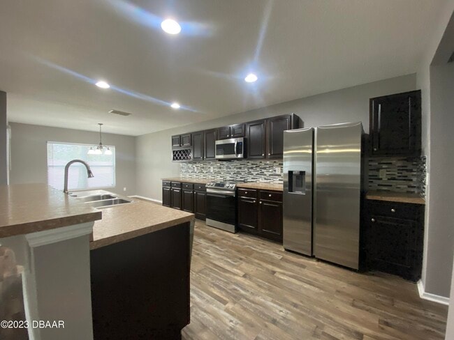 Building Photo - 548 Aeolian Dr