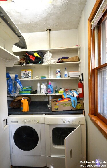 Building Photo - 12 Bennett St