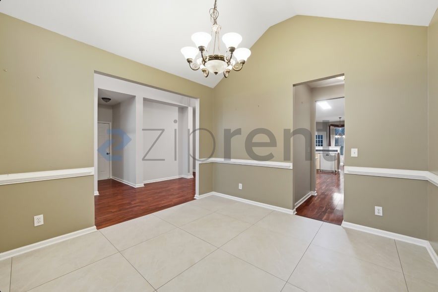 Building Photo - 2505 Madison Commons