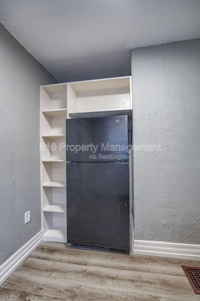 Building Photo - 5702 Euclid Ave E