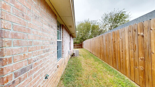 Building Photo - 1406 Van Zanten Ct