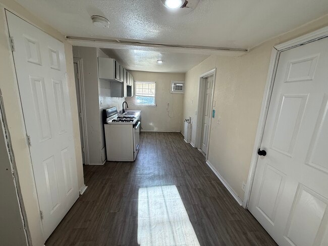 Building Photo - Lebanon rear