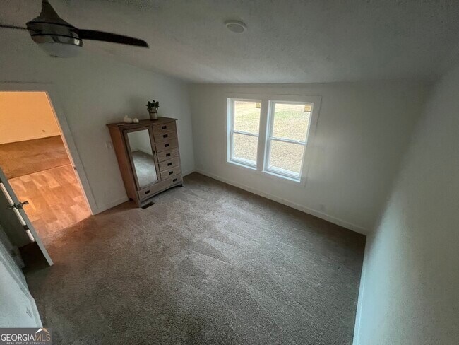 Building Photo - 130 Fairview Rd