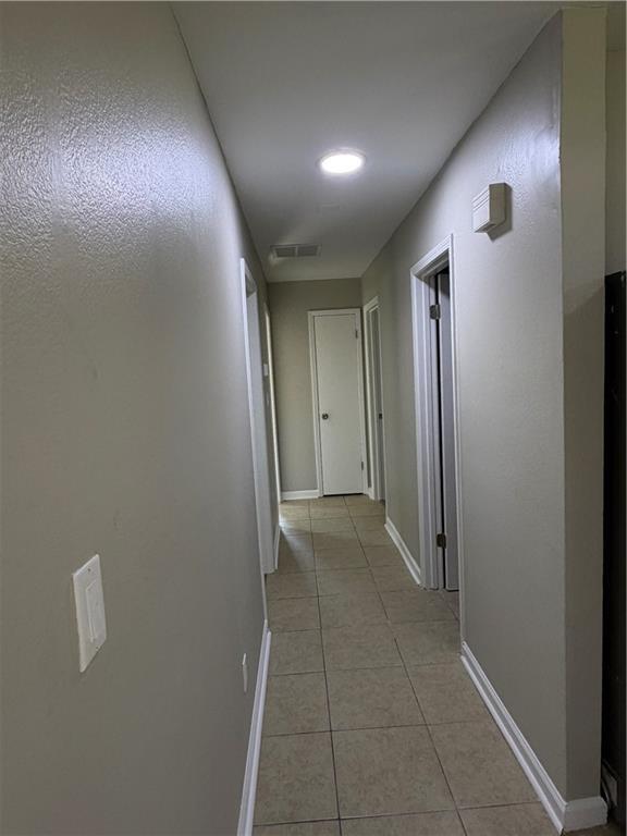 Building Photo - 4635 Lois Dr
