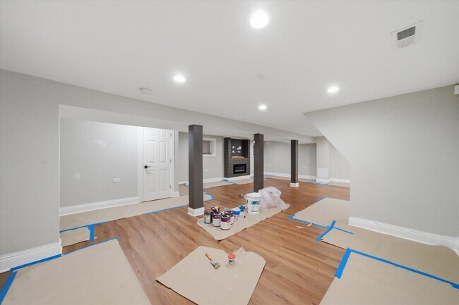 Building Photo - 8326 S Luella Ave