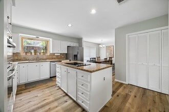 Building Photo - 12107 Burgoyne Dr