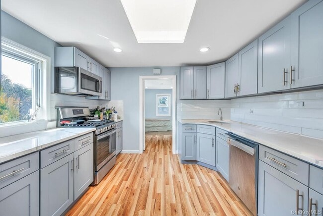 Building Photo - 10 Harrison Ave