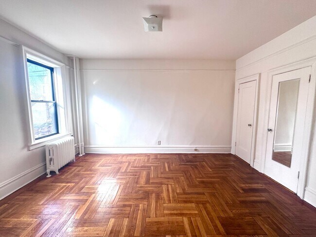 Building Photo - 35-39-39 Fulton St