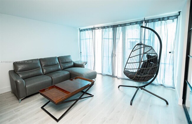 Building Photo - 18081 Biscayne Blvd