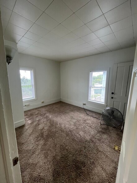 Building Photo - 141 Manhattan Dr