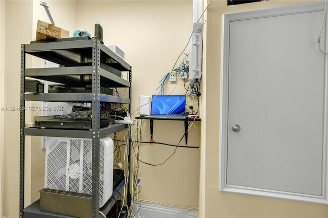 Building Photo - 13671 Deering Bay Dr