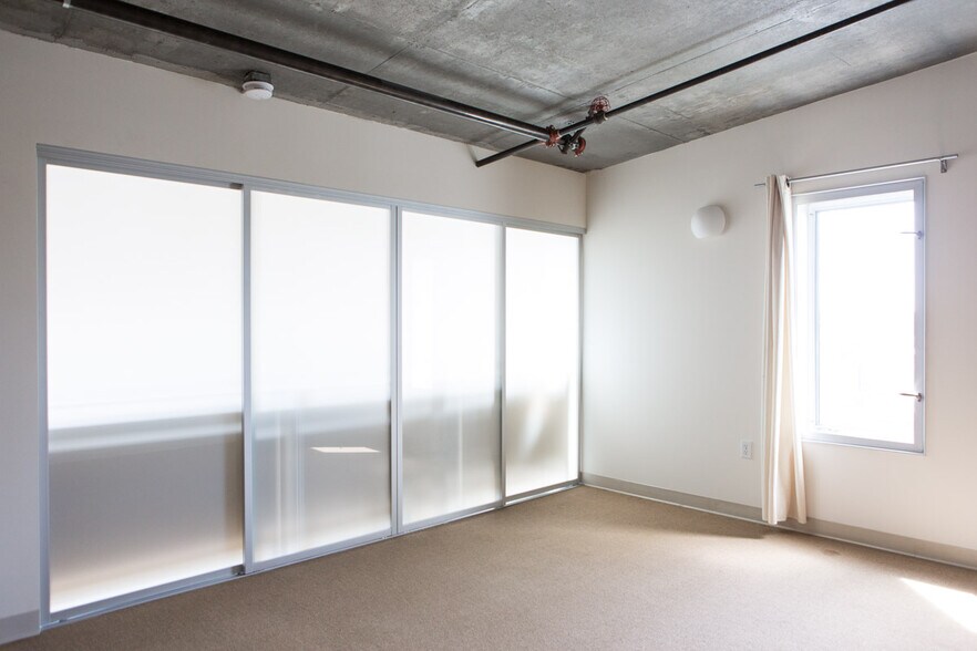 Upstairs Master - 178 Bluxome St