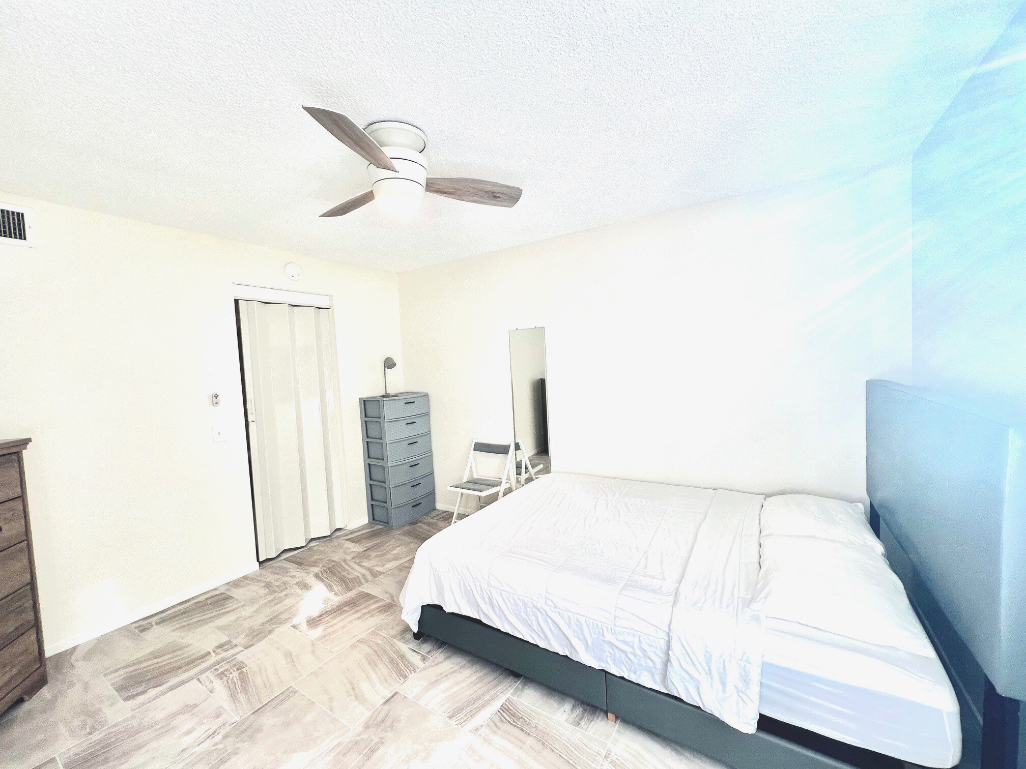 Building Photo - 23515 Lyons Ave