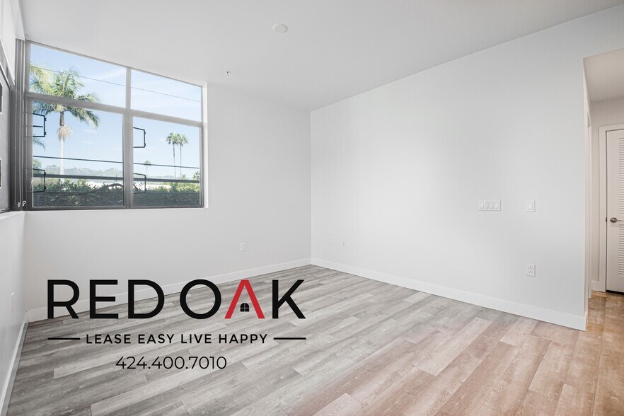 Building Photo - 700 N Spaulding Ave