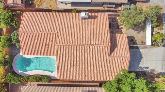 Building Photo - 52030 Avenida Madero