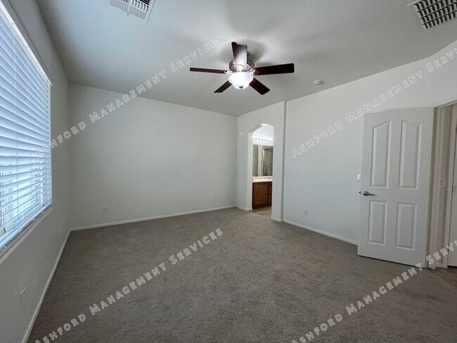 Building Photo - BEAUTIFUL 3 BEDROOM 2 BATHROOM HOUSE FOR R...