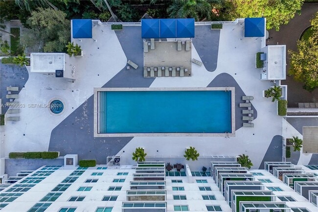 Building Photo - 1861 NW S River Dr