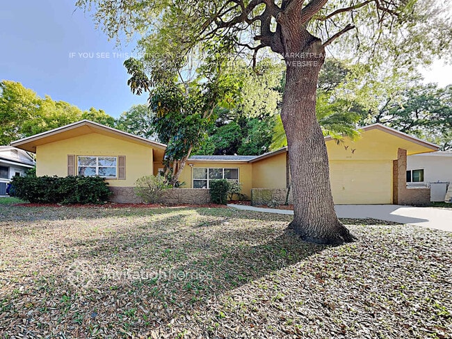 Building Photo - 2332 Harn Blvd