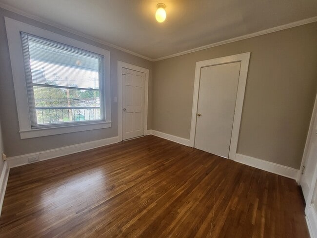 Building Photo - 399 Kerr St NW