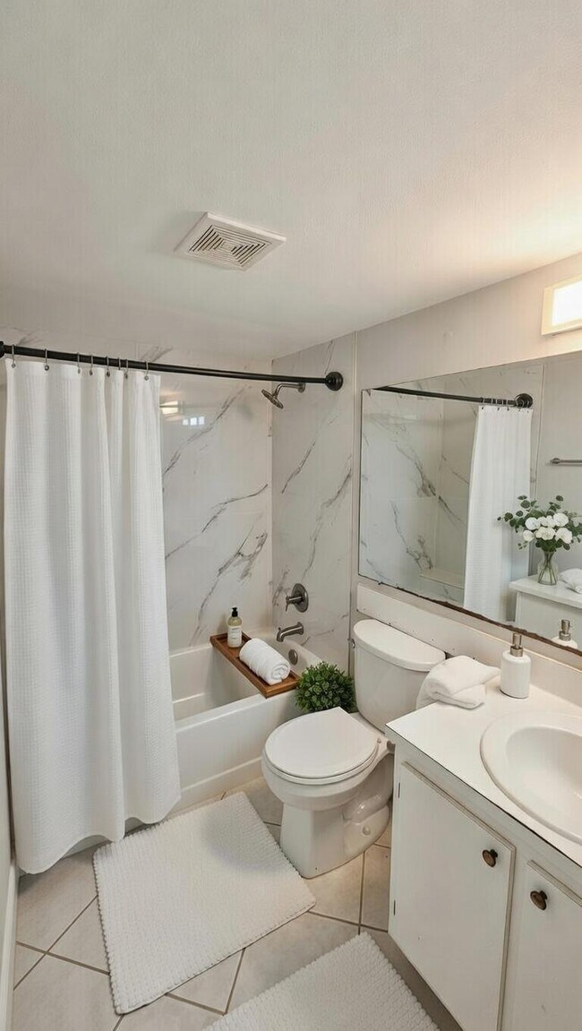 Building Photo - 1109 Green Pine Blvd