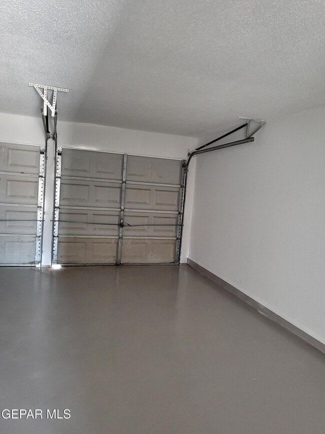 Building Photo - 3012 Roy Pace Dr