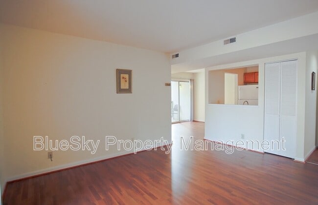 Building Photo - 1243 Cedars Ct